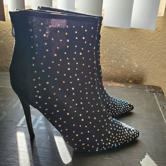 Boots - Picture 2 of 3